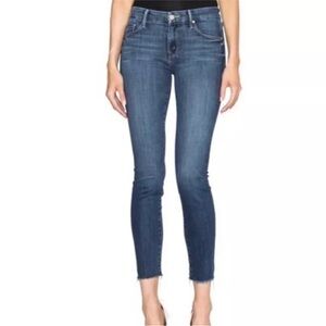 Mother Jeans Looker Ankle Fray in Girl Crush